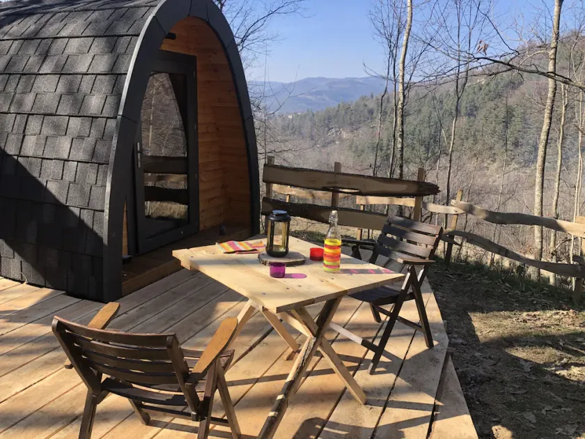 Nature hut under the chestnut trees - Image 1