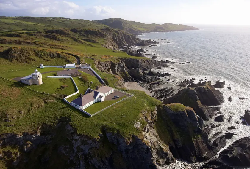 Dieses Cottage ist Teil des Bull Point Lighthouse, etwas außerhalb des hübschen Dorfes Mortehoe. - Image 1