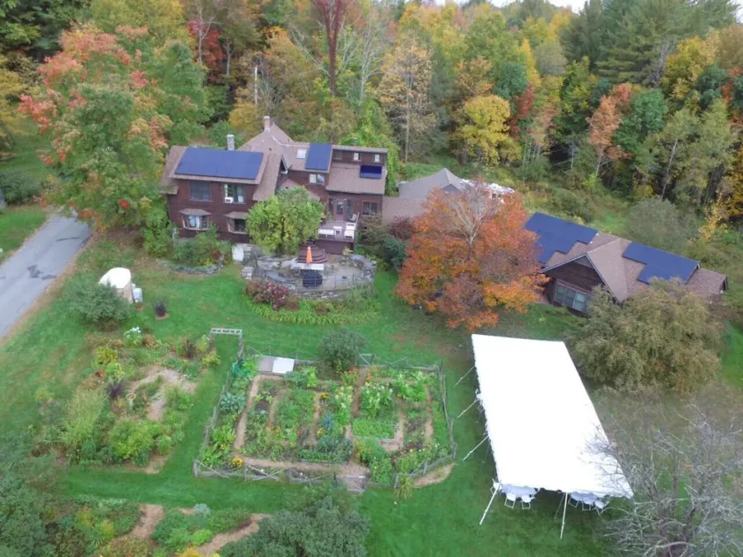 Amazing Country Getaway / Buckland Retreat House - Image 1