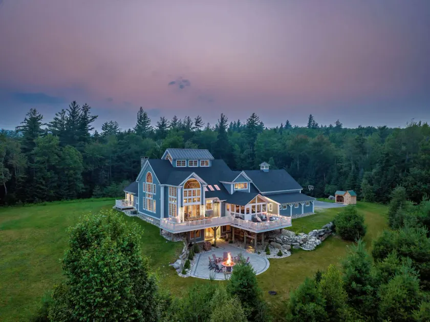 Catey Rose Retreat|Movie Theatre-Hot Tub-Fireplace - Image 1