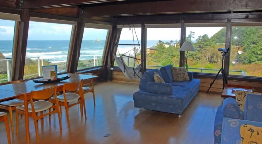 Cove Cottage: Panoramaudsigt over havet på afsondret Oregon Coast i Park - Image 1