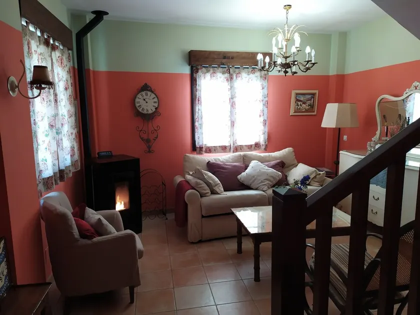 TYPICAL CASTILIAN HOUSE 10KMS FROM BURGOS AND IN THE SURROUNDINGS OF ATAPUERCA - Image 1