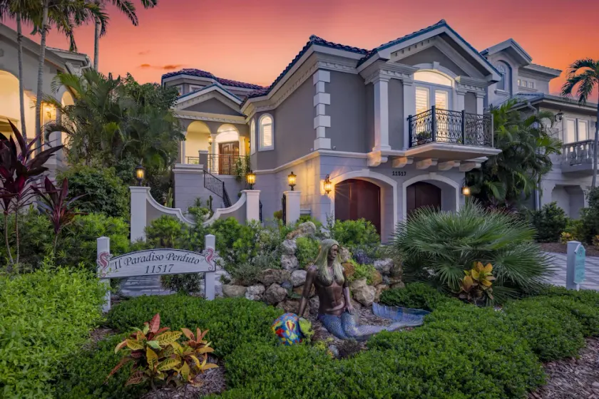 Brand New Interior- Central to Captiva Village- Steps to the Gulf-Stunning Pool - Image 1