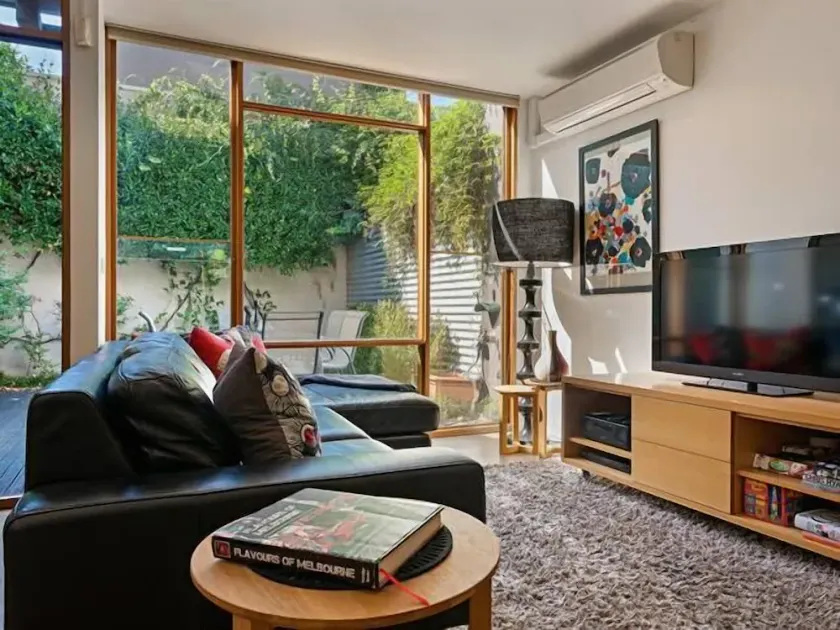 Fitzgeorge - spacious home in inner Fitzroy Melbourne perfect location - Image 1