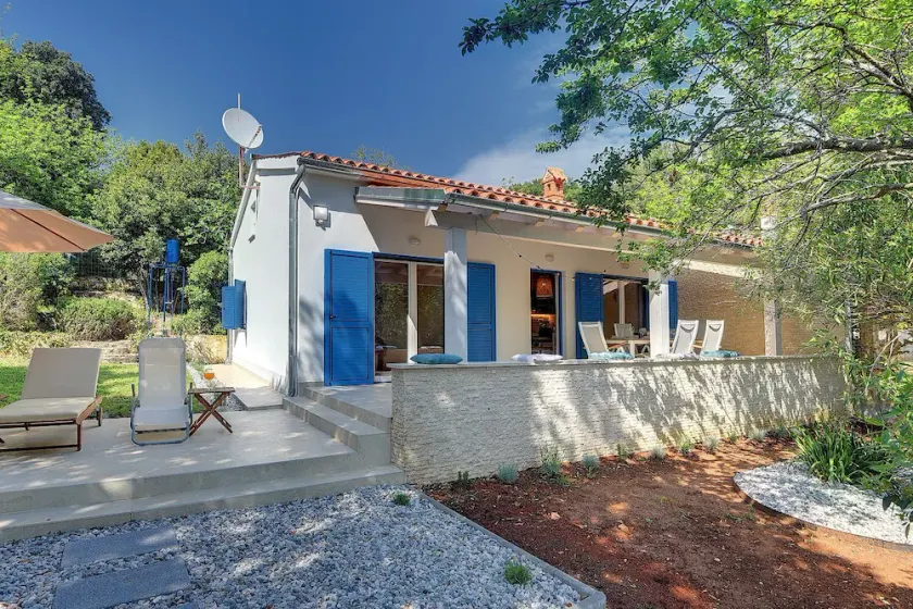 Cottage only 20 meters from the beach - Image 1