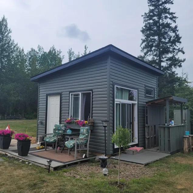 Cabin mins to Edmonton, St Albert. Pet friendly! Monthly winter rates available  - Image 1