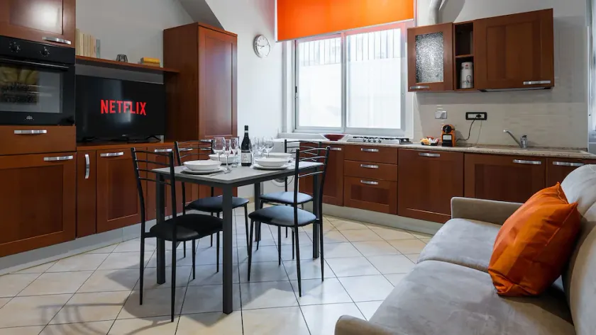 Cozy 2-bedroom apartment in enjoyable Torino with AC, WiFi - Image 1