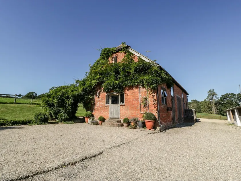 Breaches Barn - Image 1
