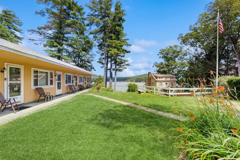 Attractive & convenient studio steps to water w/WiFi, water views, & kitchenette - Image 1