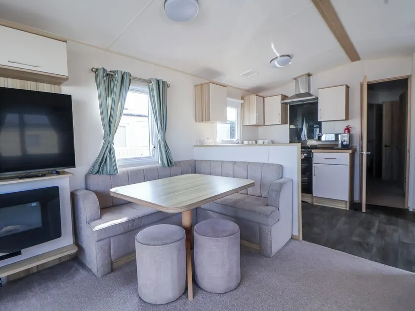 The Beachside Hideout - St Michaels and Browns Caravan Park - Image 1