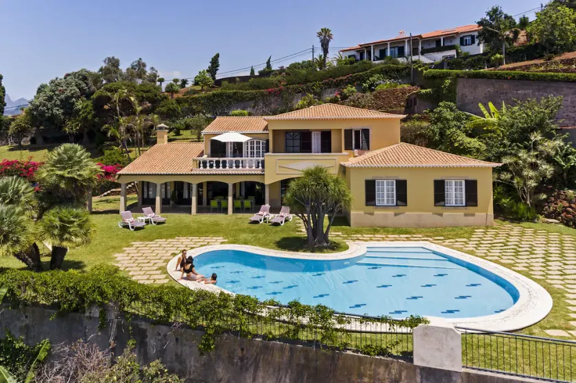 Vila Eucalipto by an island apart - Image 1