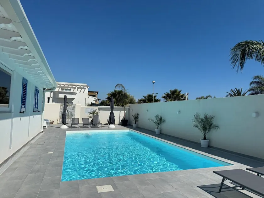 Onda Bianca Luxury Apartments - Image 1