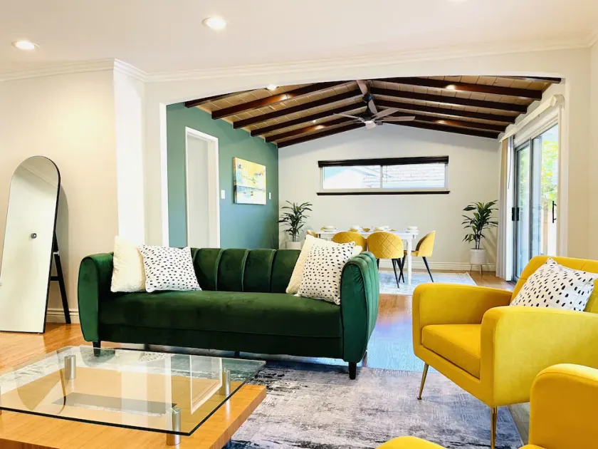 Luxury Executive home in Bay Area close to Apple/Shopping - Image 1