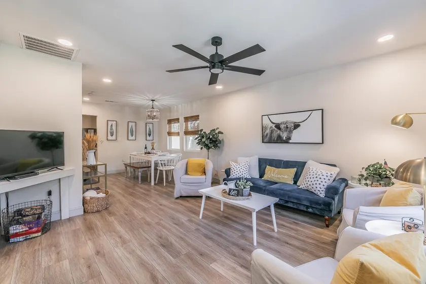 Dogs Welcome+Extended Stay+Charming Home Near Dickies+KING Bed+Fully Furnished - Image 1
