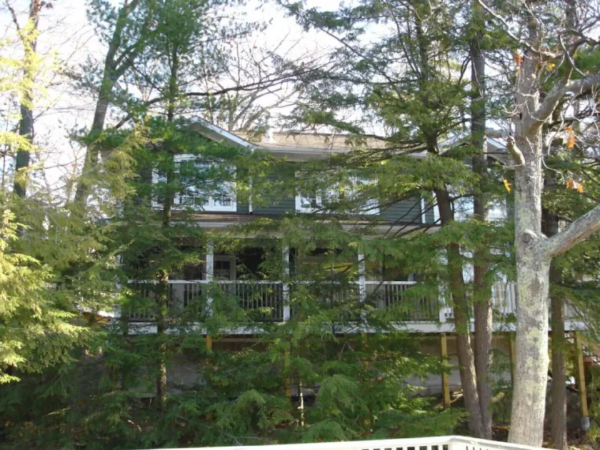 Airy Cottage, Boathouse, & Docks ~ Southwest Exposure in the Hub of Port Carling - Image 1