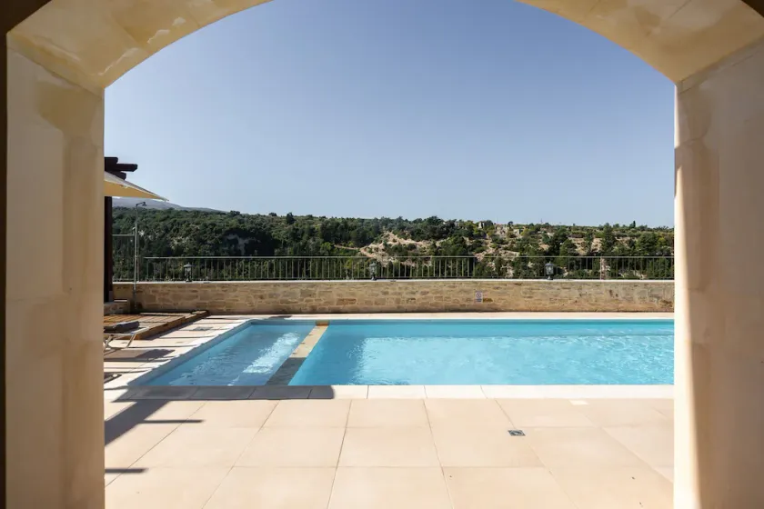 Ilys Home, a Country-chic Retreat with Pool & BBQ, By ThinkVilla - Image 1