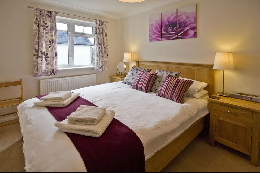 Marlow Apartments No 5- Two Bedroom Apartment - Image 1