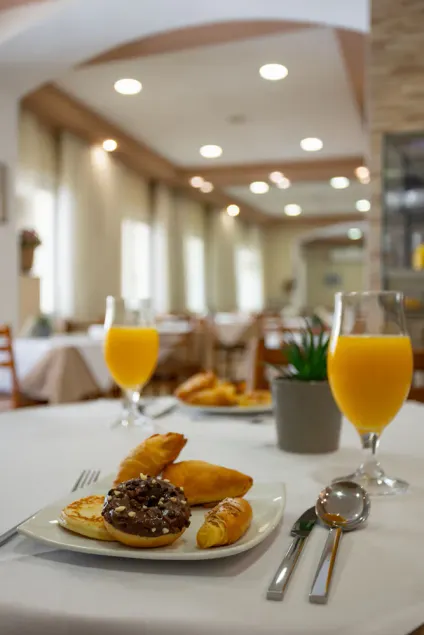 Hotel Bretagne - Image 1