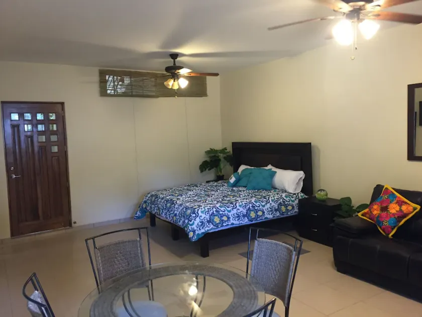 Nouveau condo confortable Studio «Sol» près de la plage et du centre-ville - Image 1