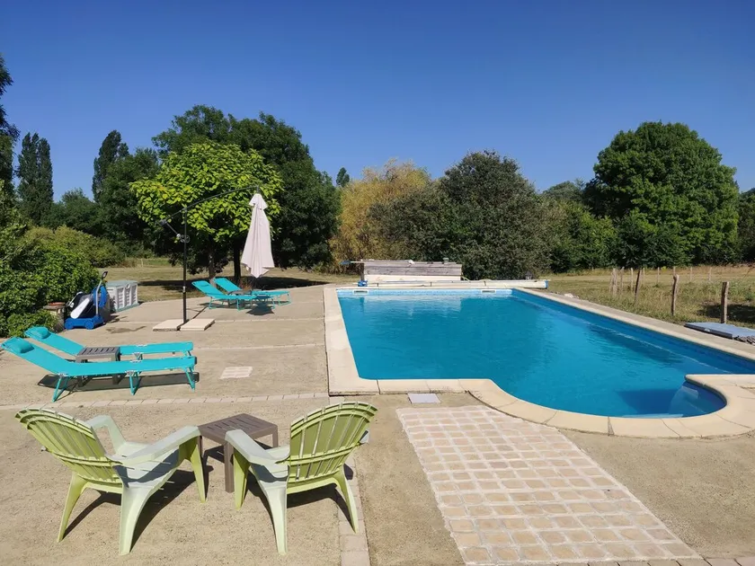 Gîte Périgord Pourpre avec parc arboré et piscine - Image 1
