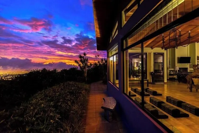 Plunge Pool Villa | Coffee Views & Adventure - Image 1