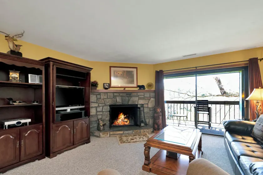 CARDINAL 302 WPM: 1 BR / 1 BA condo à Blowing Rock, 4 personnes - Image 1