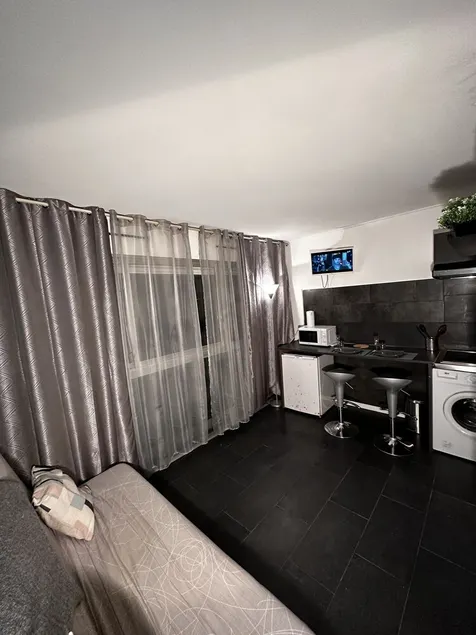 Superbe Studio Juan les Pins - Image 1