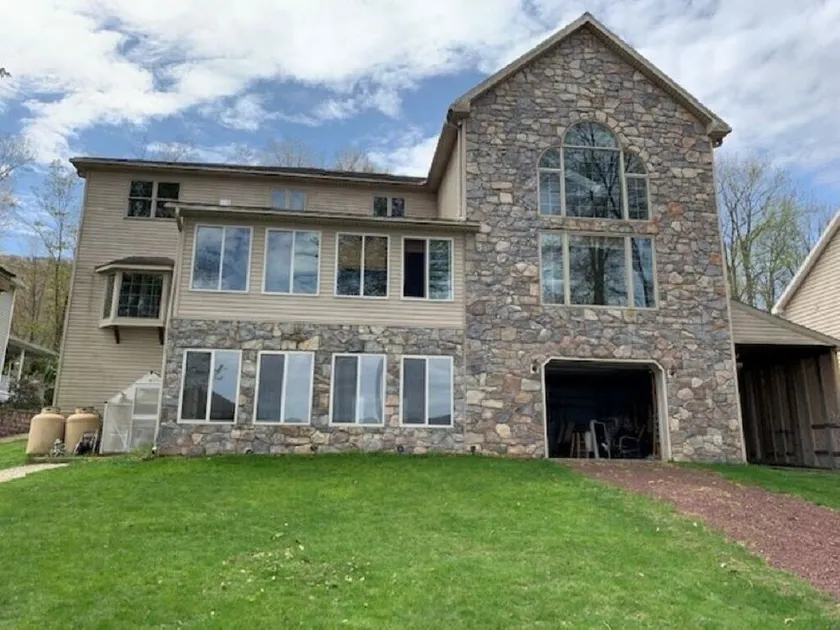 Pocono Area Lakefront Estate, GREAT FOR KIDS, Pontoon boat for rent, game room. - Image 1