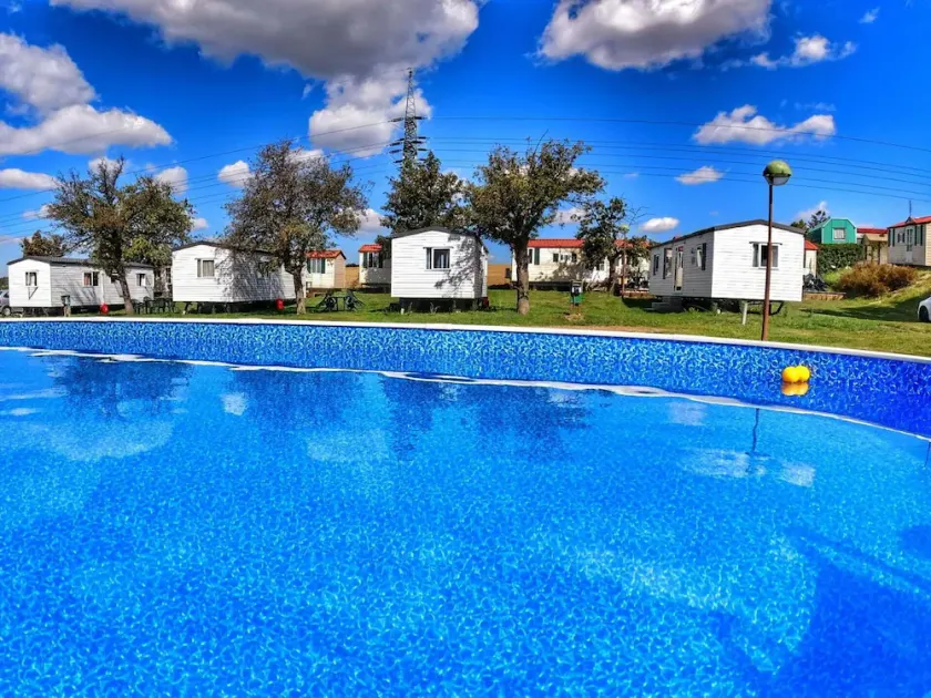 Smuk privat feriebolig med WIFI, pool, klimaanlæg, terrasse og kæledyr tilladt - Image 1