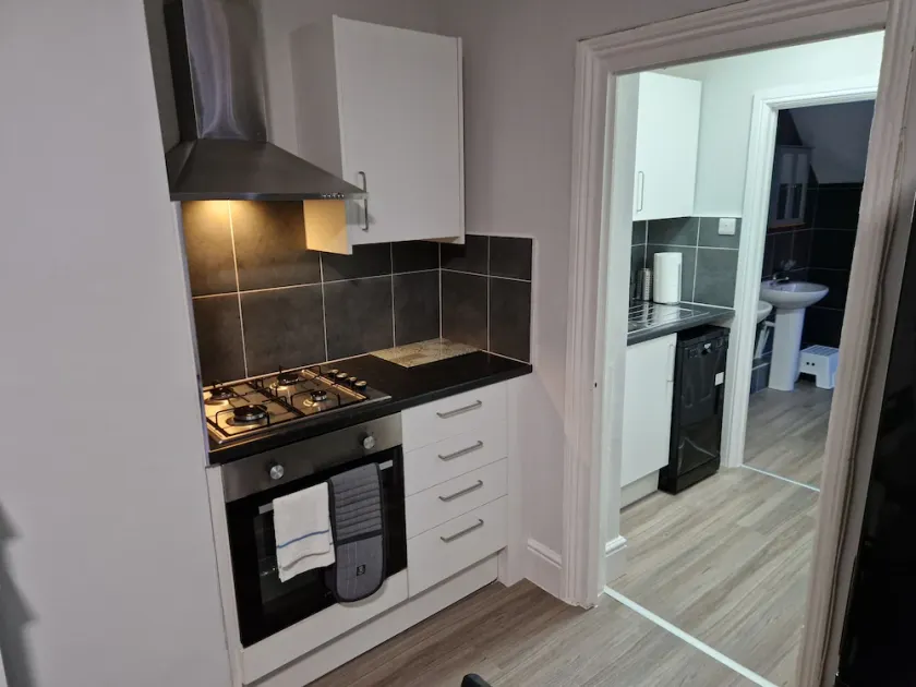 Birtley's Amethyst 3 bedroom Apt sleeps 6 Guest - Image 1