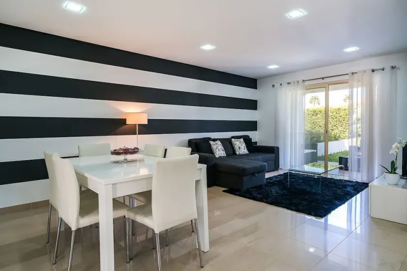 Moderne hus med pool, 600 m fra stranden - Image 1