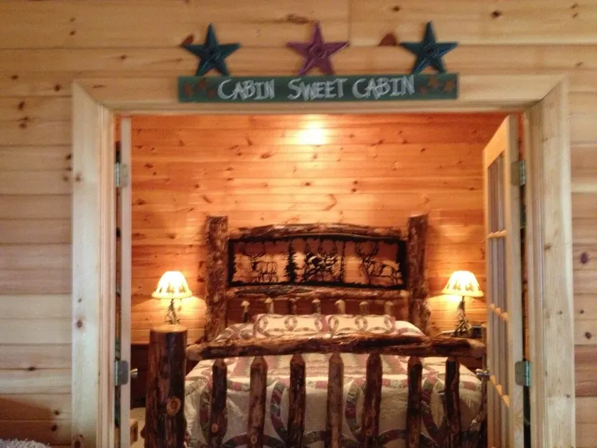 Charmerende bjælkehytte (Cabin Dreams) - Image 1