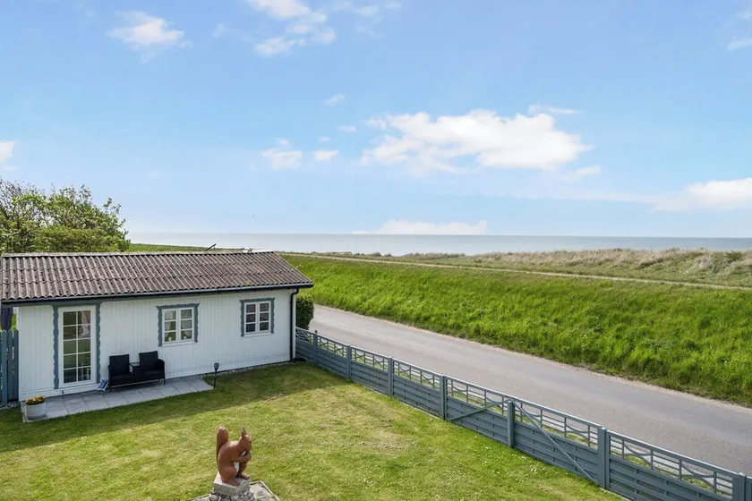 Apartamento con sauna, jardín y terraza | Vistas a la playa - Image 1