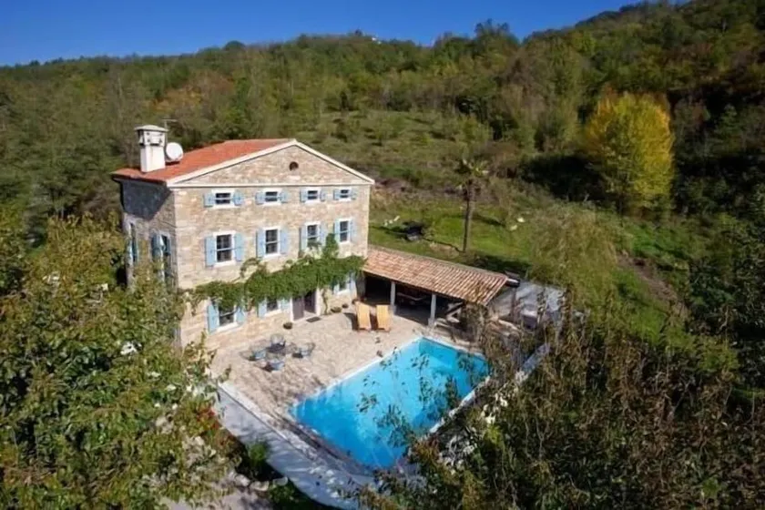 Large Villa, with Pool, home Cinema, 25 min. from Beach. Private EV charging - Image 1