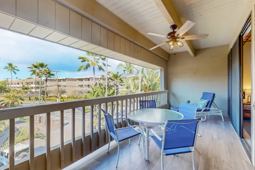 Beach condo with shared pool & hot tub/private lanai - near beaches/restaurants - Image 1