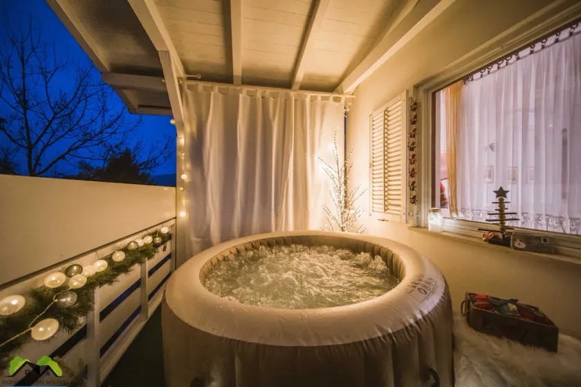 Bellissima casa totalmente attrezzata con giardino, sauna e piscina privata - Image 1