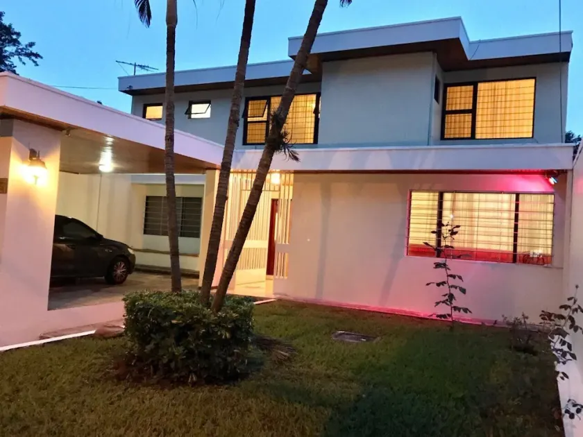 Mango Boulevard Hotel - Image 1