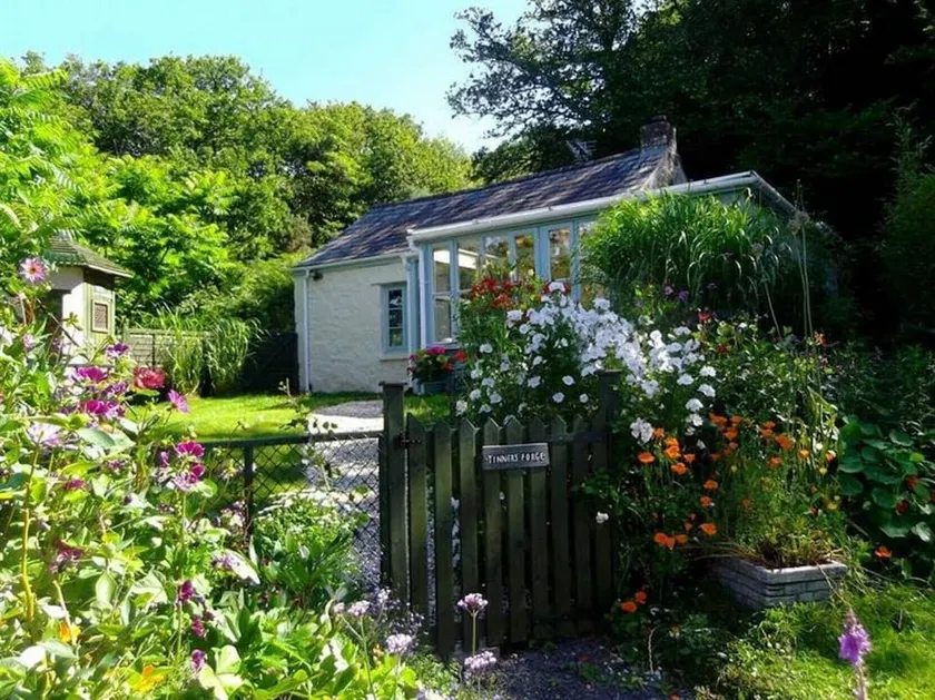 Tinners Forge a pretty cottage near Mevagissey - Image 1