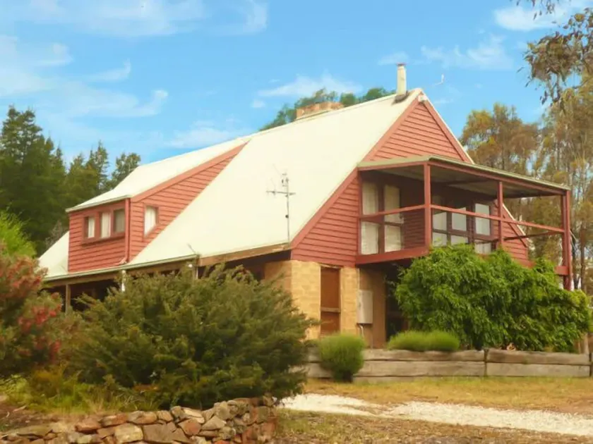 Arda Cluggen - Near Daylesford - Image 1