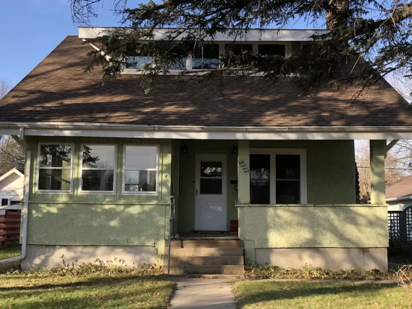 walking distance to the historic high school, downtown and Bob Dylan's  home. - Image 1