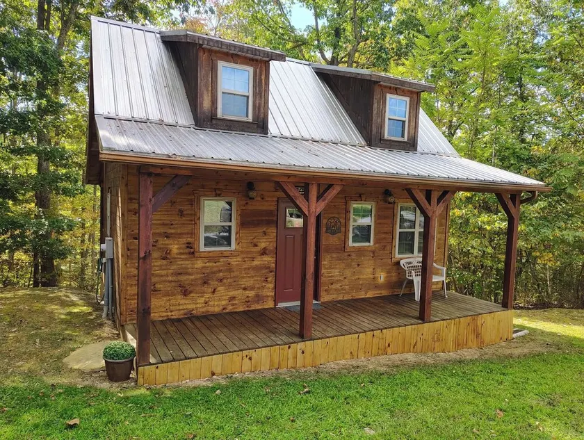 \"The Genoa\" a Rustic Adventure - Amish-Built Deluxe Cabin - Image 1