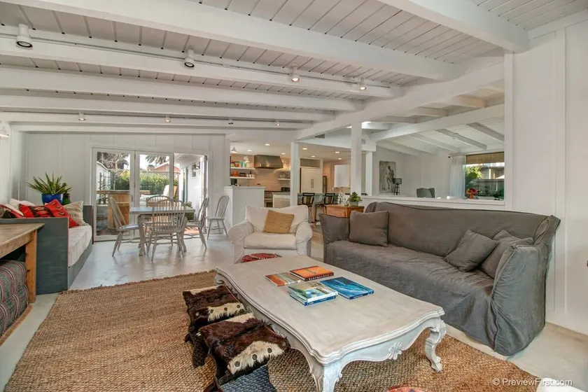 Classique Del Mar Beach Living - Image 1