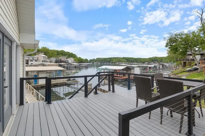 Beautiful Lake Front Home with Private Dock In Lick Branch Cove - Image 1