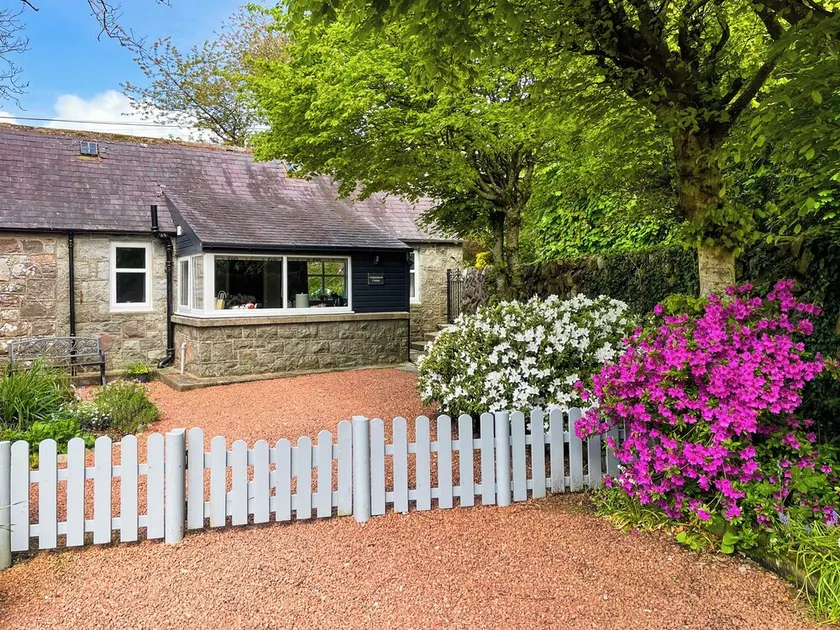 Craigrannoch Cottage - Image 1