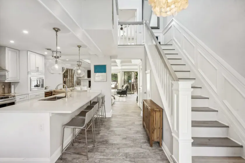Stunning Townhouse w Tennis & Pool - Image 1