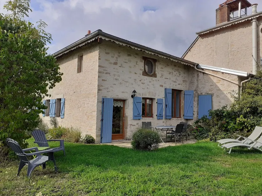 Gîte familial calme avec jardin, wifi et équipements bébé, animaux acceptés - Image 1