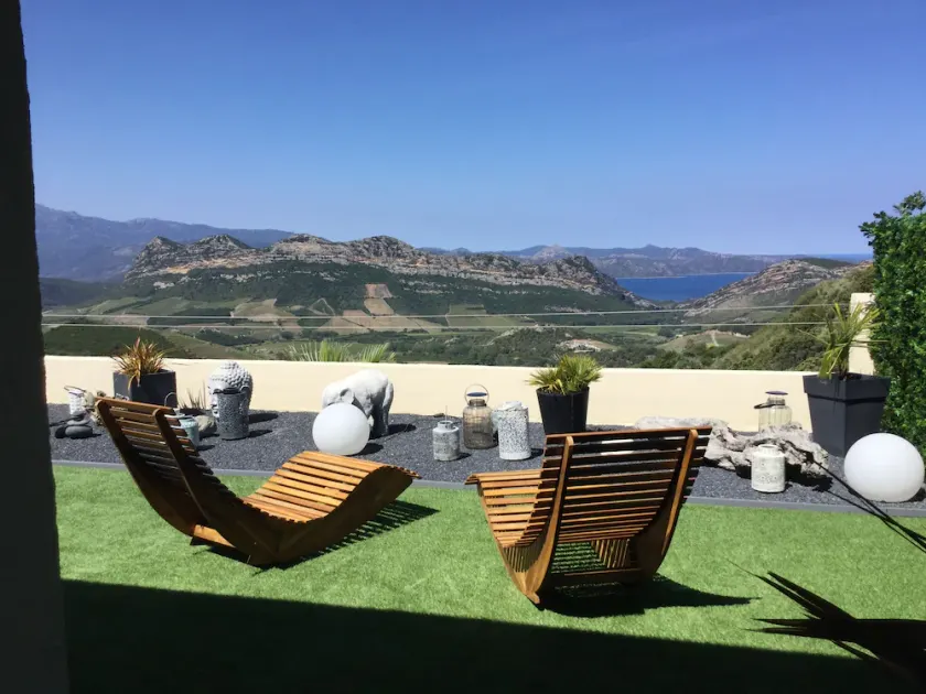 Maison avec vue  exceptionnelle sur la baie de St-Florent . - Image 1