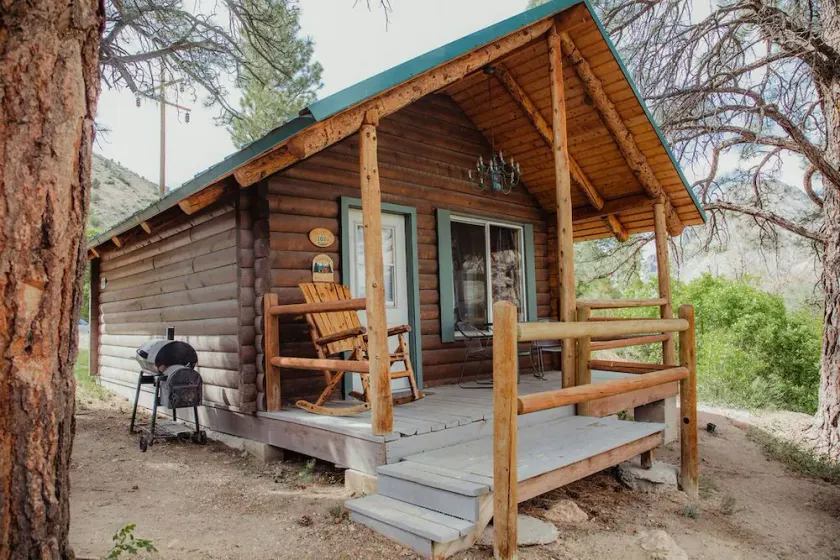 Sweetwater Springs Cabin - Image 1