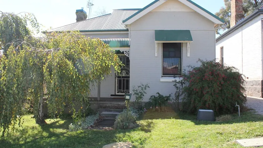 Crowson House No 2 Millthorpe - Image 1