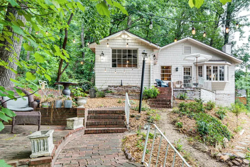 Comfy Cottage Charmer w/ Patio Garden in Tryon - Image 1